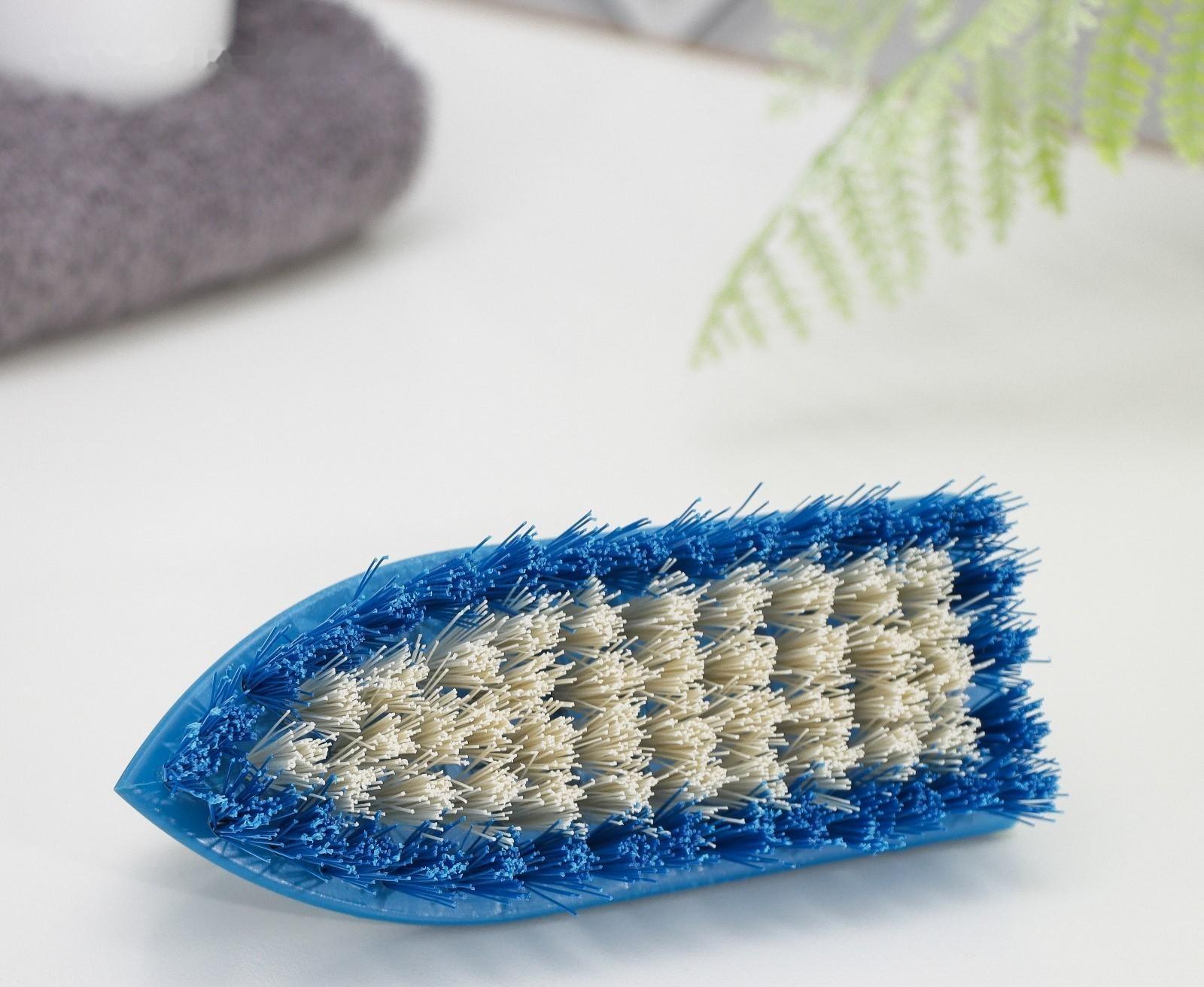 Щётка-утюжок 14×5×6,5 см, цвет МИКС