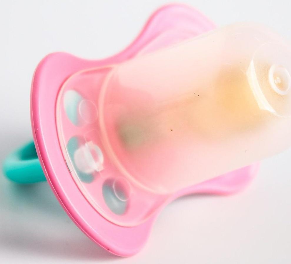 Соска-пустышка латексная анатомическая «Любимая», с колпачком, от 0 мес., цвета МИКС
