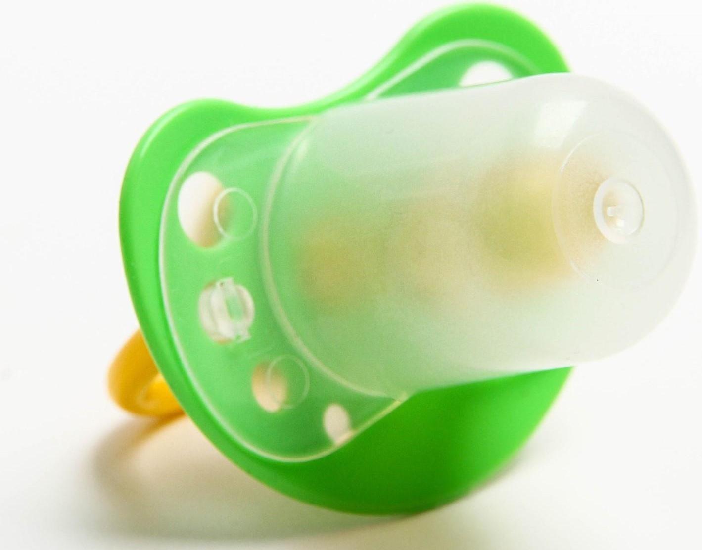 Соска-пустышка латексная анатомическая «Милые зверята», с колпачком, от 0 мес., цвета МИКС