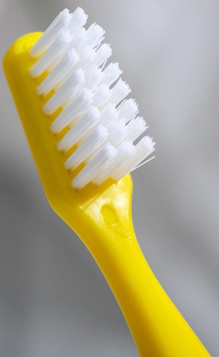 Зубная паста Silcamed со вкусом Колы, 65 г + зубная щетка 1 шт., набор