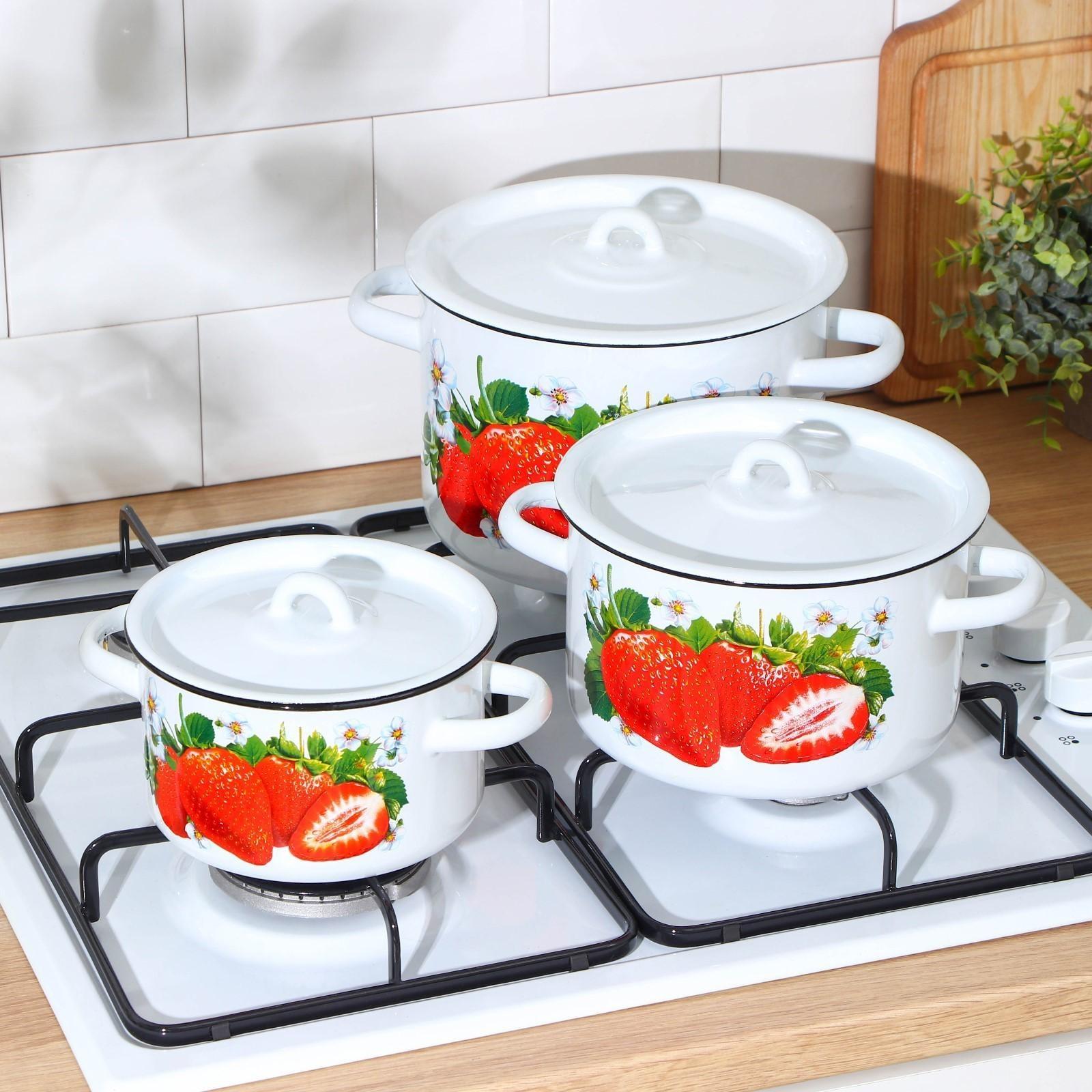 Набор кастрюль «Клубника садовая», 3 предмета: 1,5 л, 2,9 л, 4,5 л, индукция, цвет белый