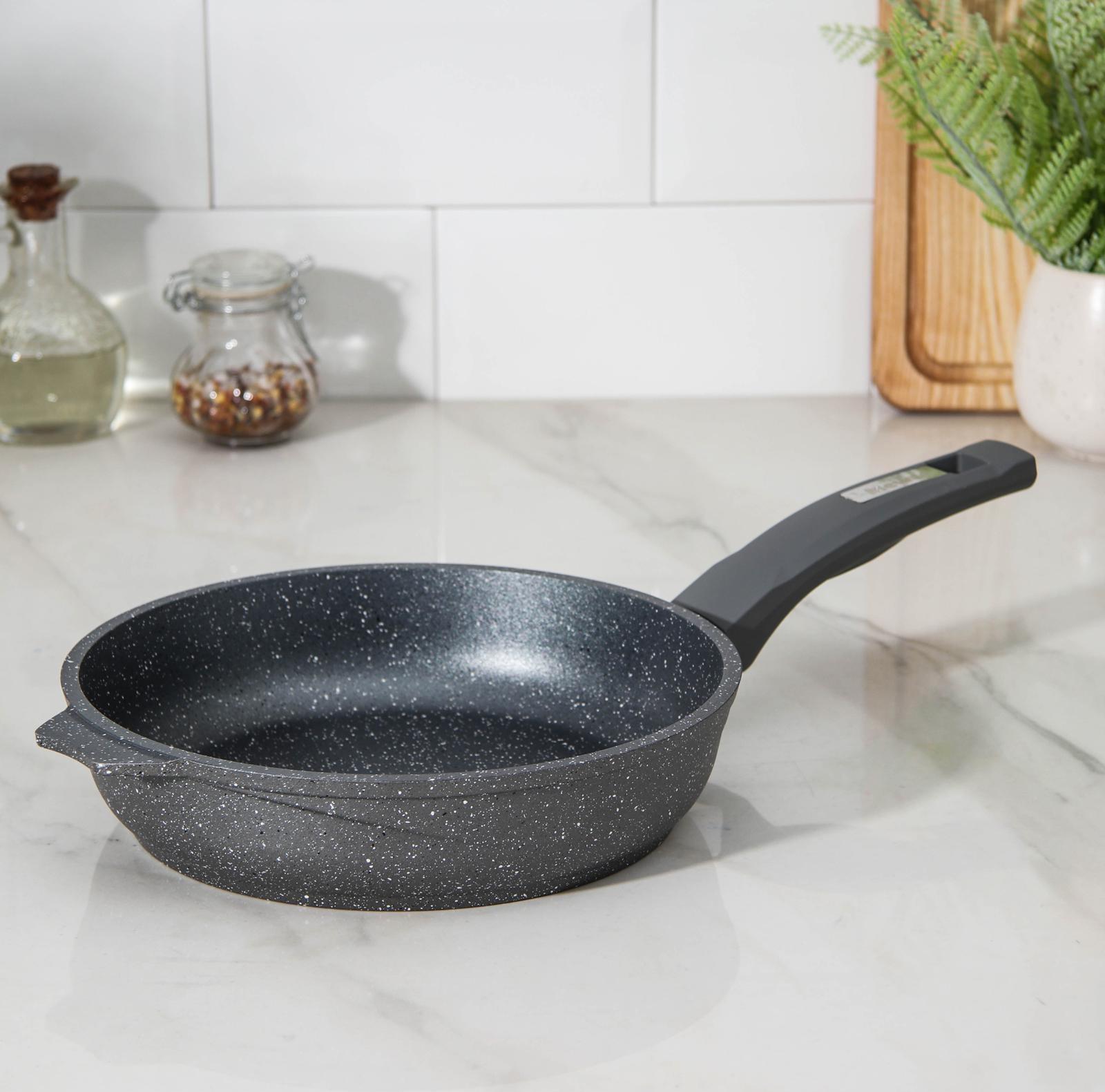 Сковорода «Гранит», d=22 см, пластиковая ручка, антипригарное покрытие, цвет серый