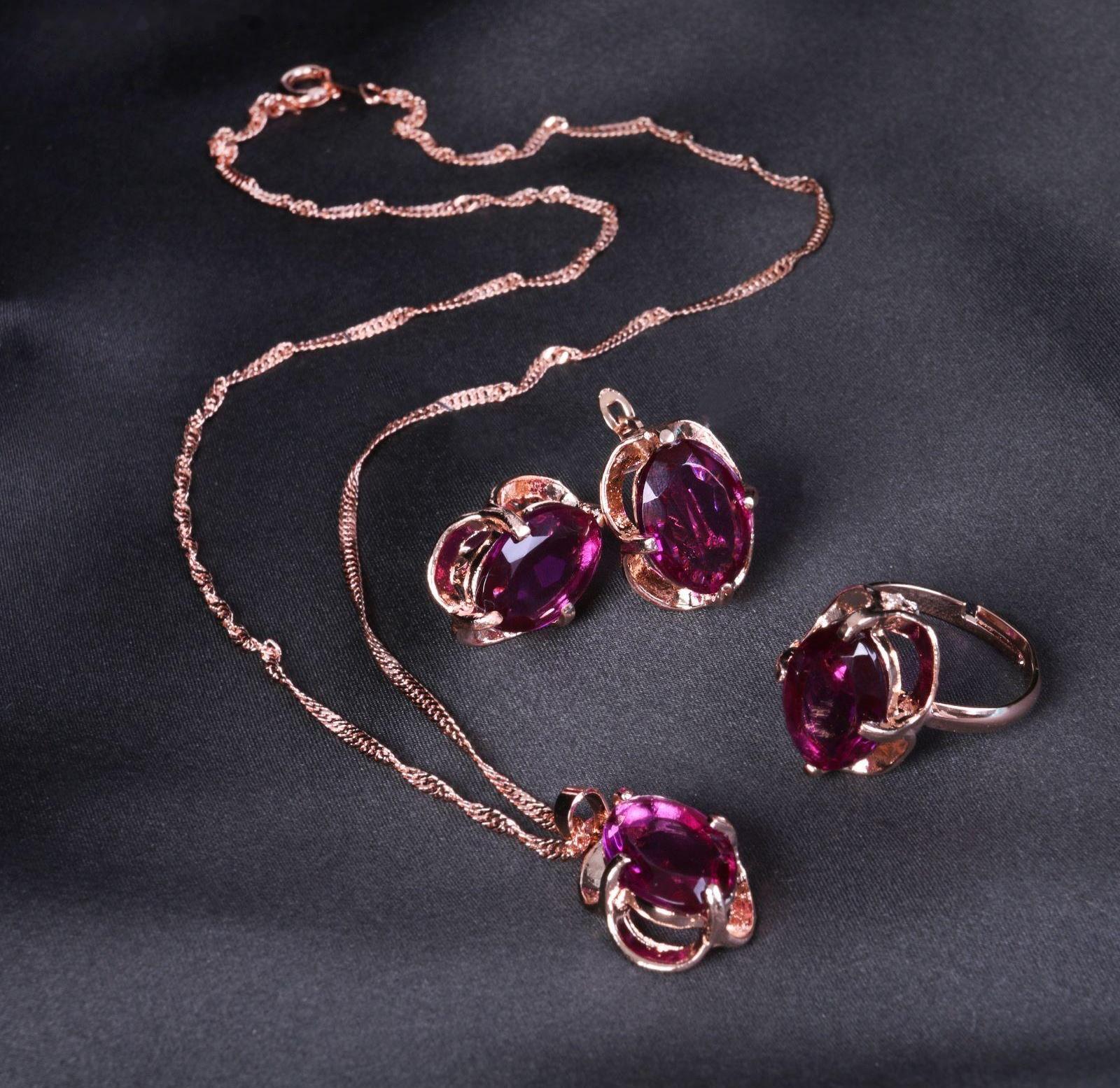 Гарнитур 3 предмета: серьги, кулон, кольцо безразмерное 