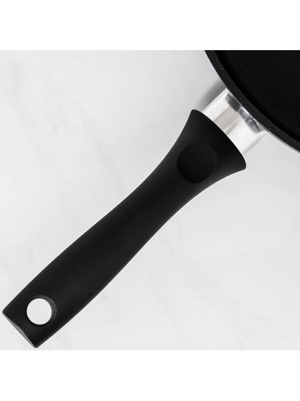 Сковорода «Традиция», d=28 см, пластиковая ручка, антипригарное покрытие, цвет чёрный