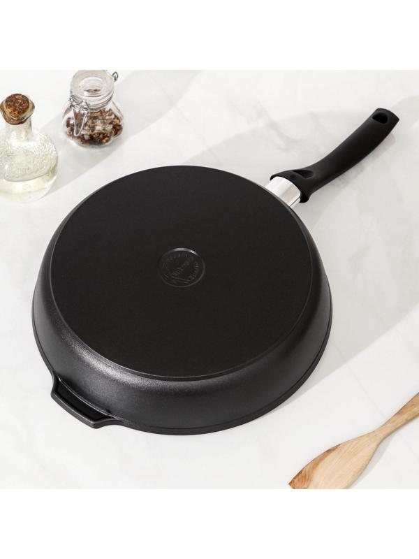 Сковорода «Традиция», d=28 см, пластиковая ручка, антипригарное покрытие, цвет чёрный