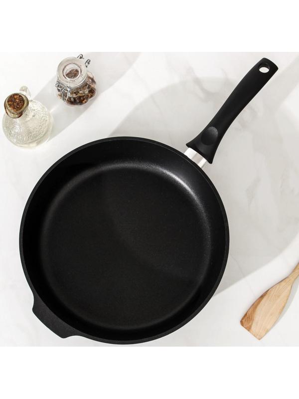 Сковорода «Традиция», d=28 см, пластиковая ручка, антипригарное покрытие, цвет чёрный