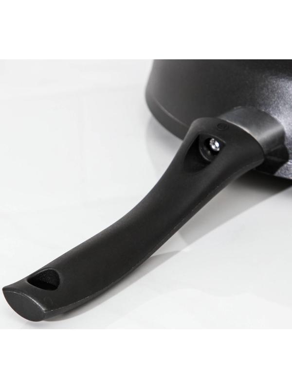 Сковорода «Традиция», d=28 см, пластиковая ручка, антипригарное покрытие, цвет чёрный