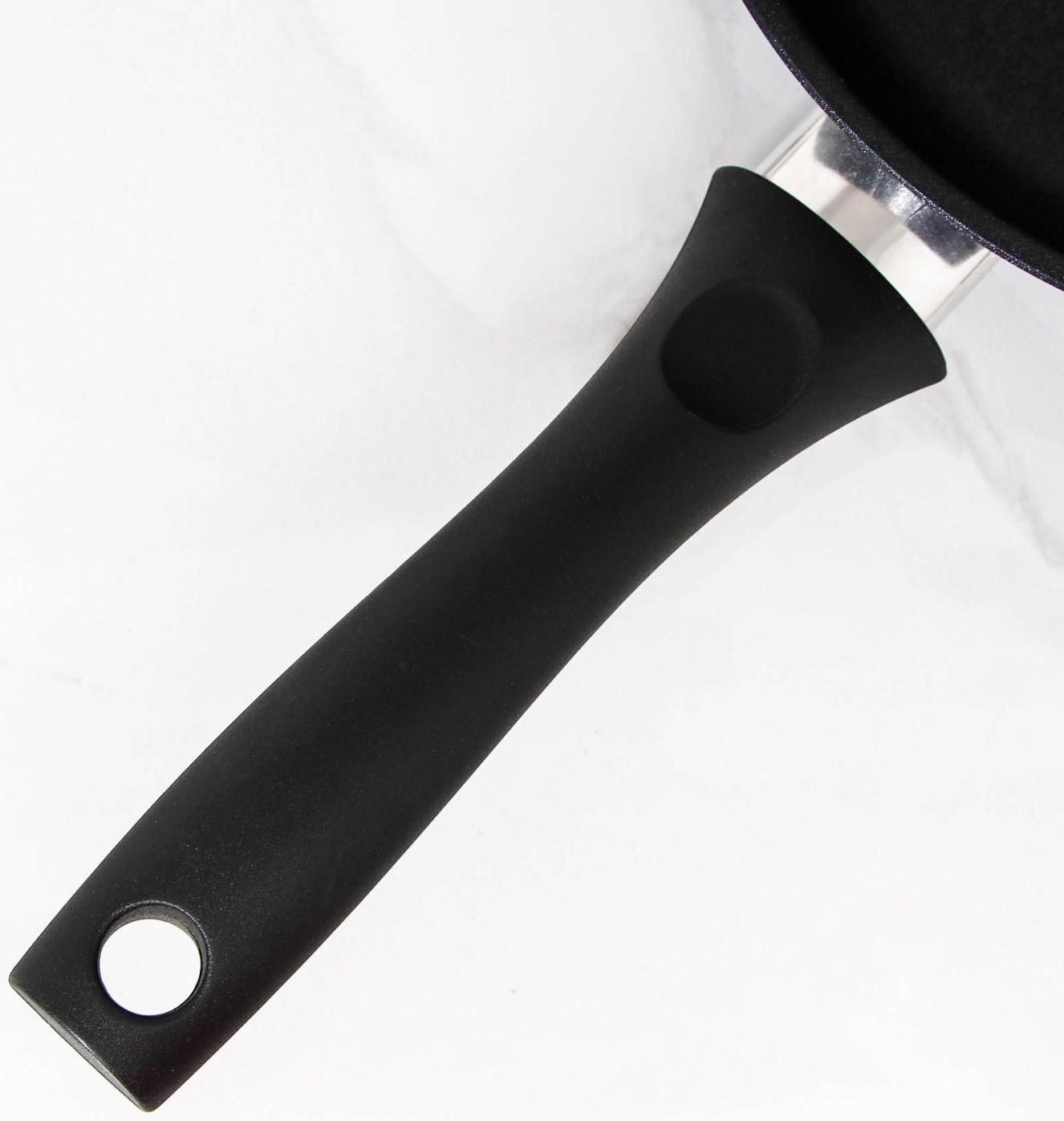 Сковорода «Традиция», d=22 см, пластиковая ручка, стеклянная крышка, утолщённое дно, антипригарное покрытие, цвет чёрный