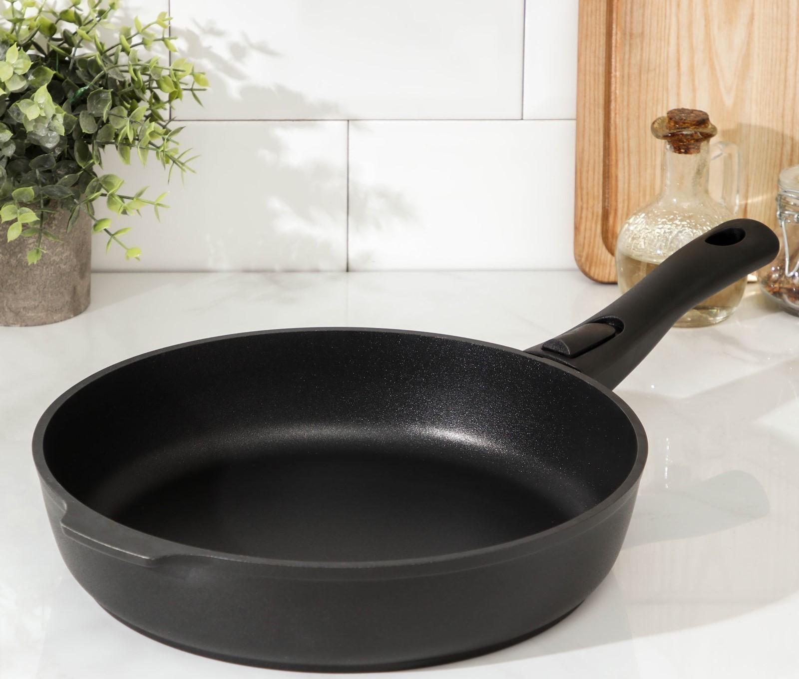 Сковорода «Традиция», d=28 см, съёмная ручка, антипригарное покрытие, цвет чёрный