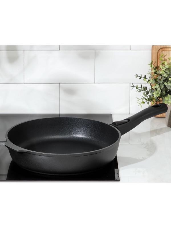 Сковорода «Традиция», d=28 см, съёмная ручка, антипригарное покрытие, цвет чёрный