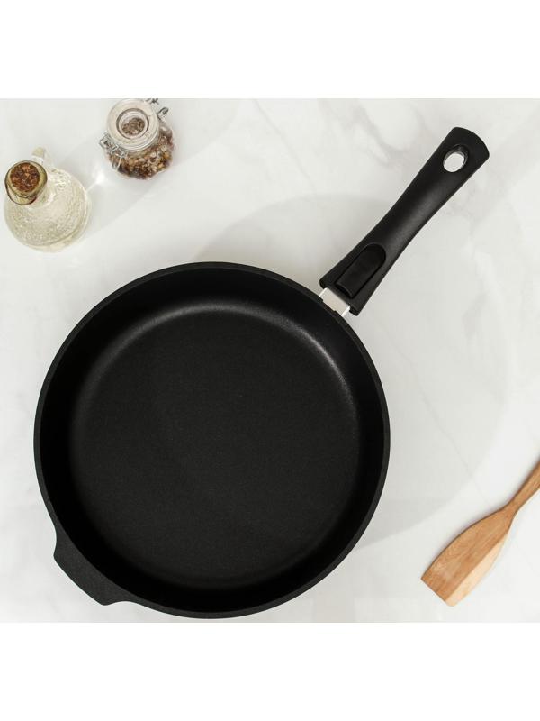 Сковорода «Традиция», d=28 см, съёмная ручка, антипригарное покрытие, цвет чёрный