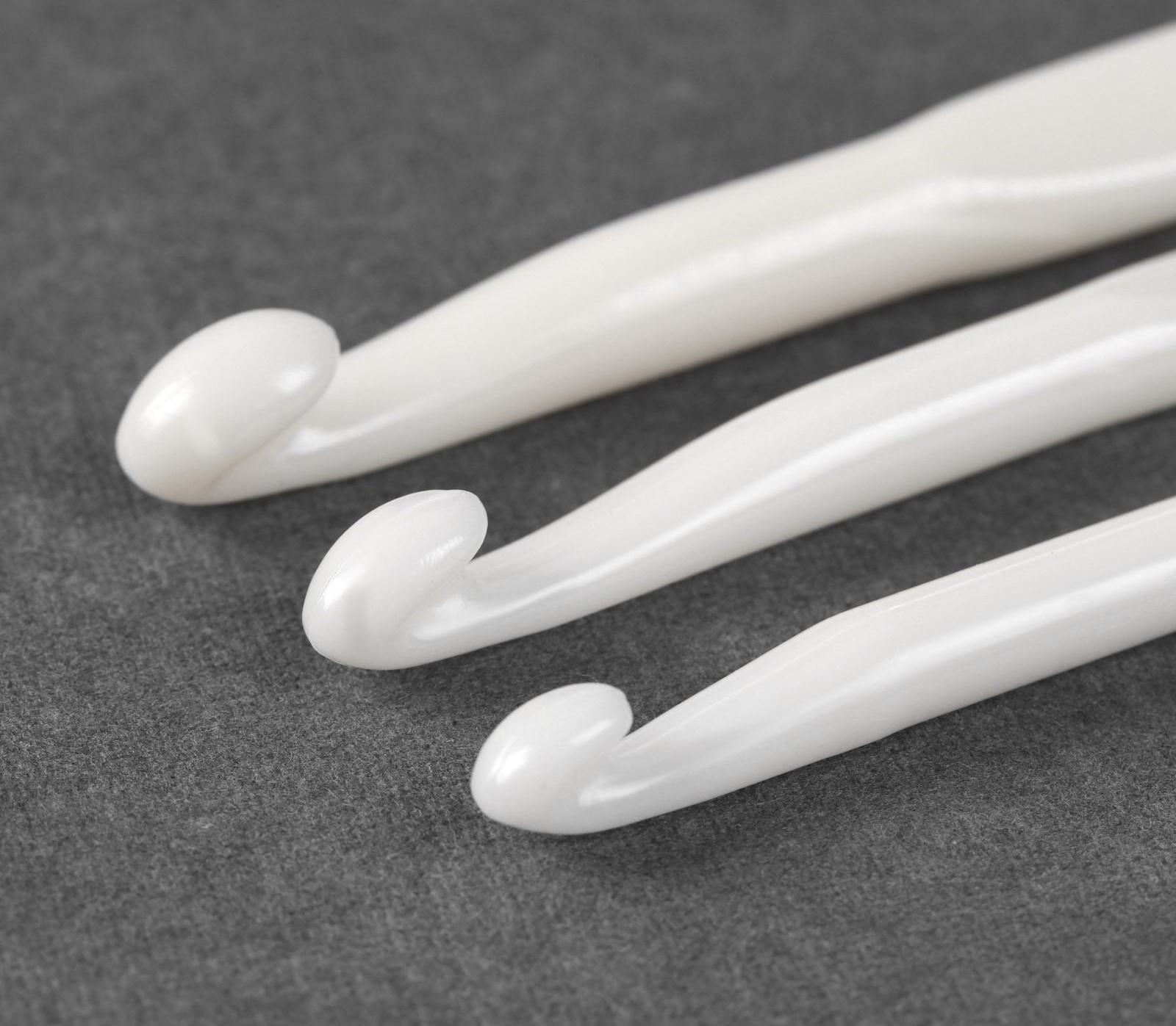 Набор крючков для вязания, d = 7/8/9 мм, 14 см, 3 шт, цвет белый