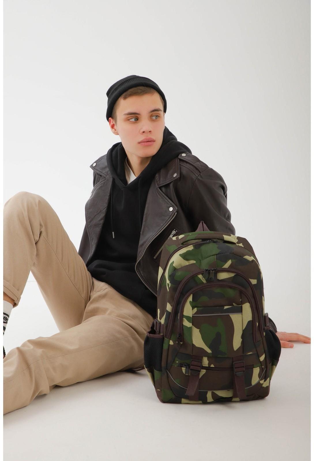 Рюкзак туристический, 22 л, отдел на молнии, 5 наружных карманов, цвет камуфляж/хаки