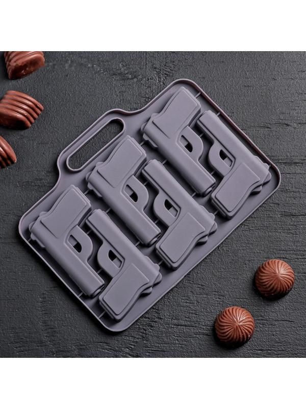 Форма для льда и кондитерских украшений Доляна «Пистолет», 18,7×13,4 см, 6 ячеек, цвет МИКС