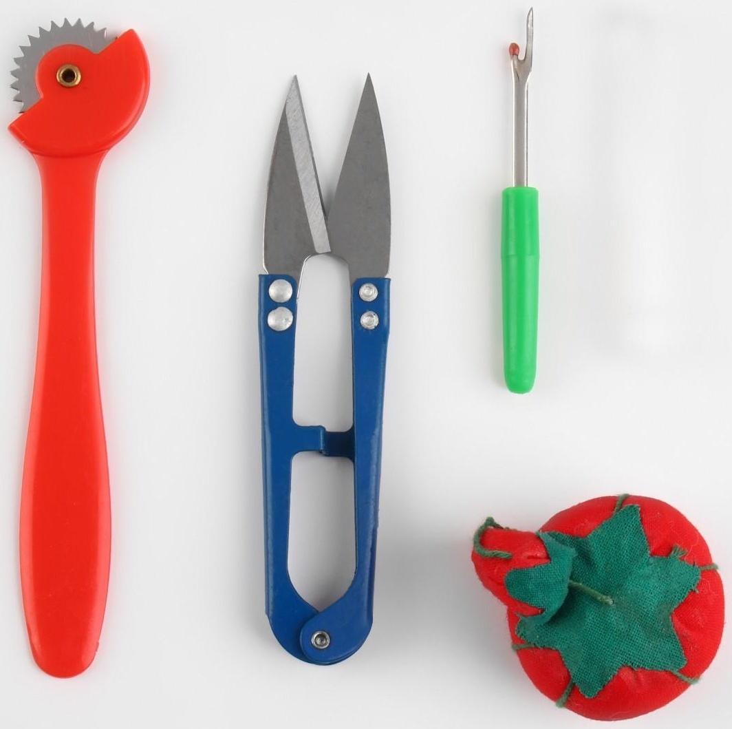 Швейный набор, 46 предметов, в сумочке ПВХ, 7,5 × 7,5 × 16,5 см,цвет МИКС