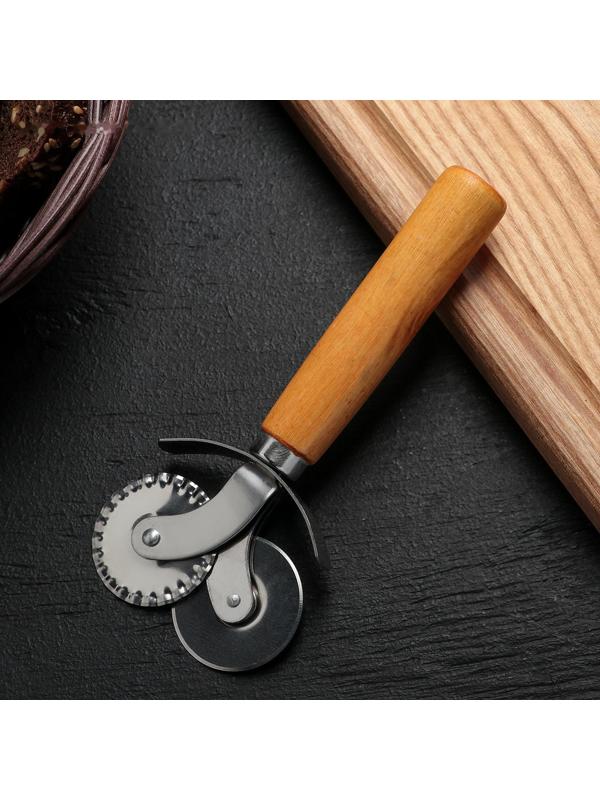 Нож для пиццы и теста Доляна «Ретро», 16 см, два лезвия, цвет бежевый