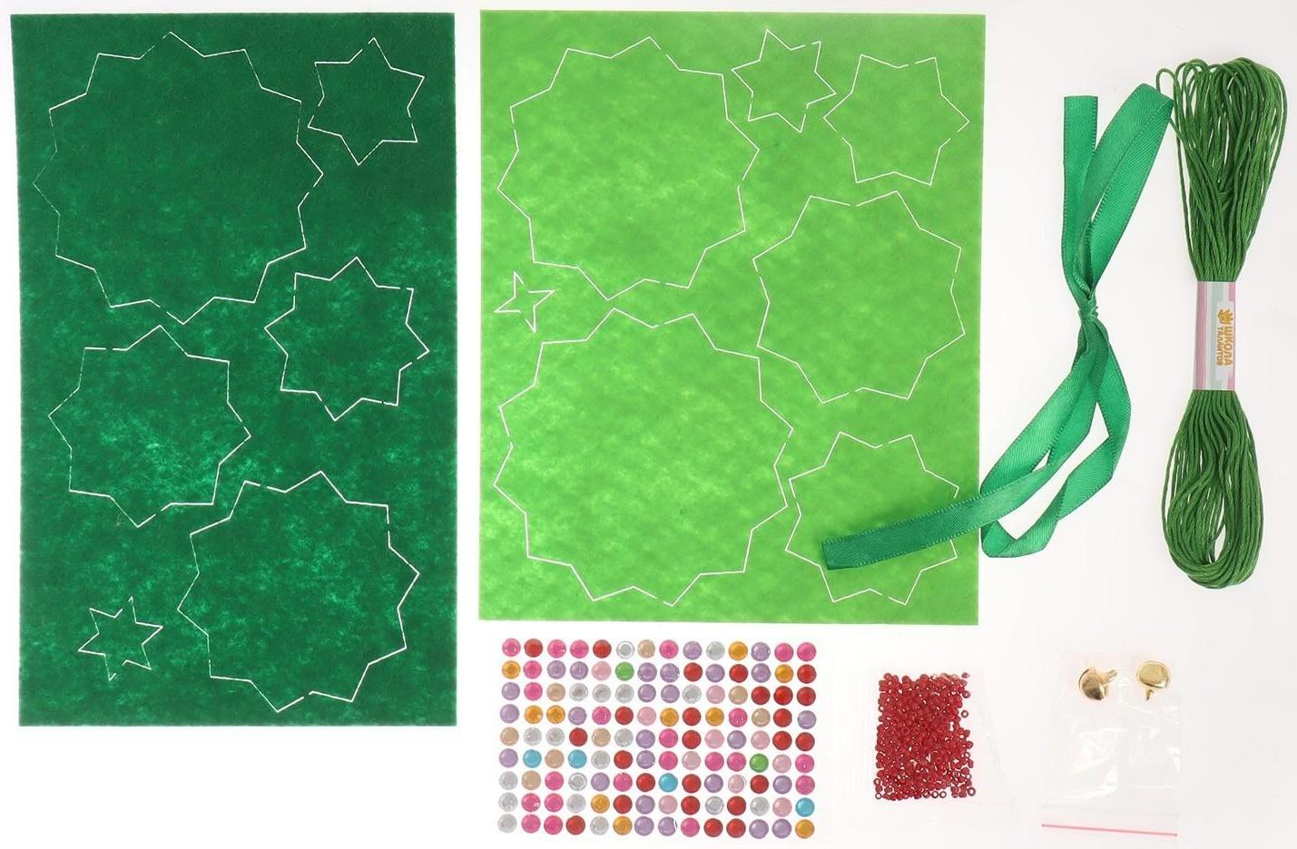 Новогодняя игрушка из фетра 