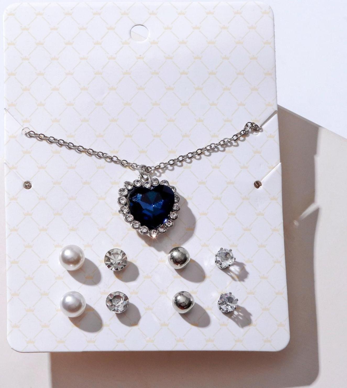 Гарнитур 5 предметов: 4 пары пуссет, кулон 