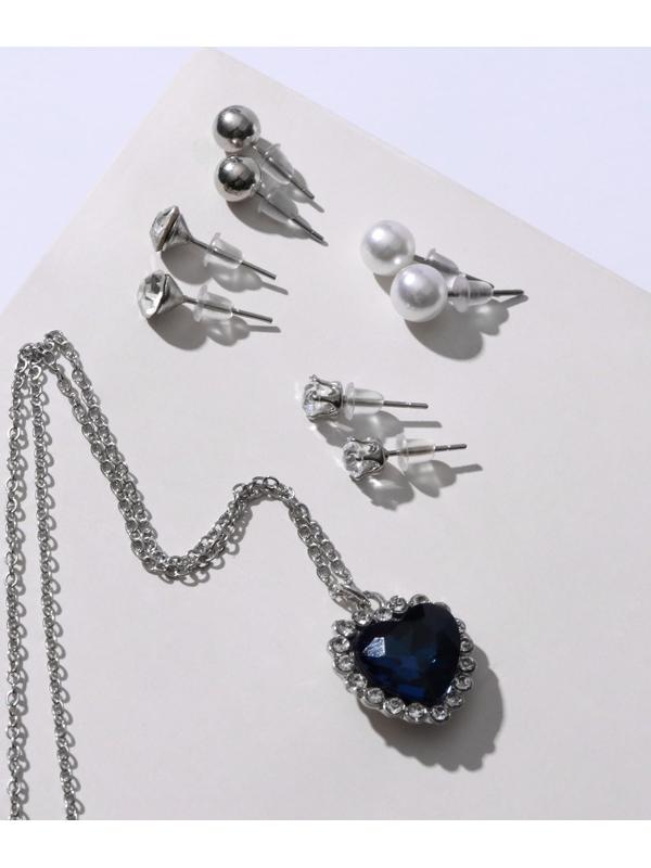 Гарнитур 5 предметов: 4 пары пуссет, кулон 