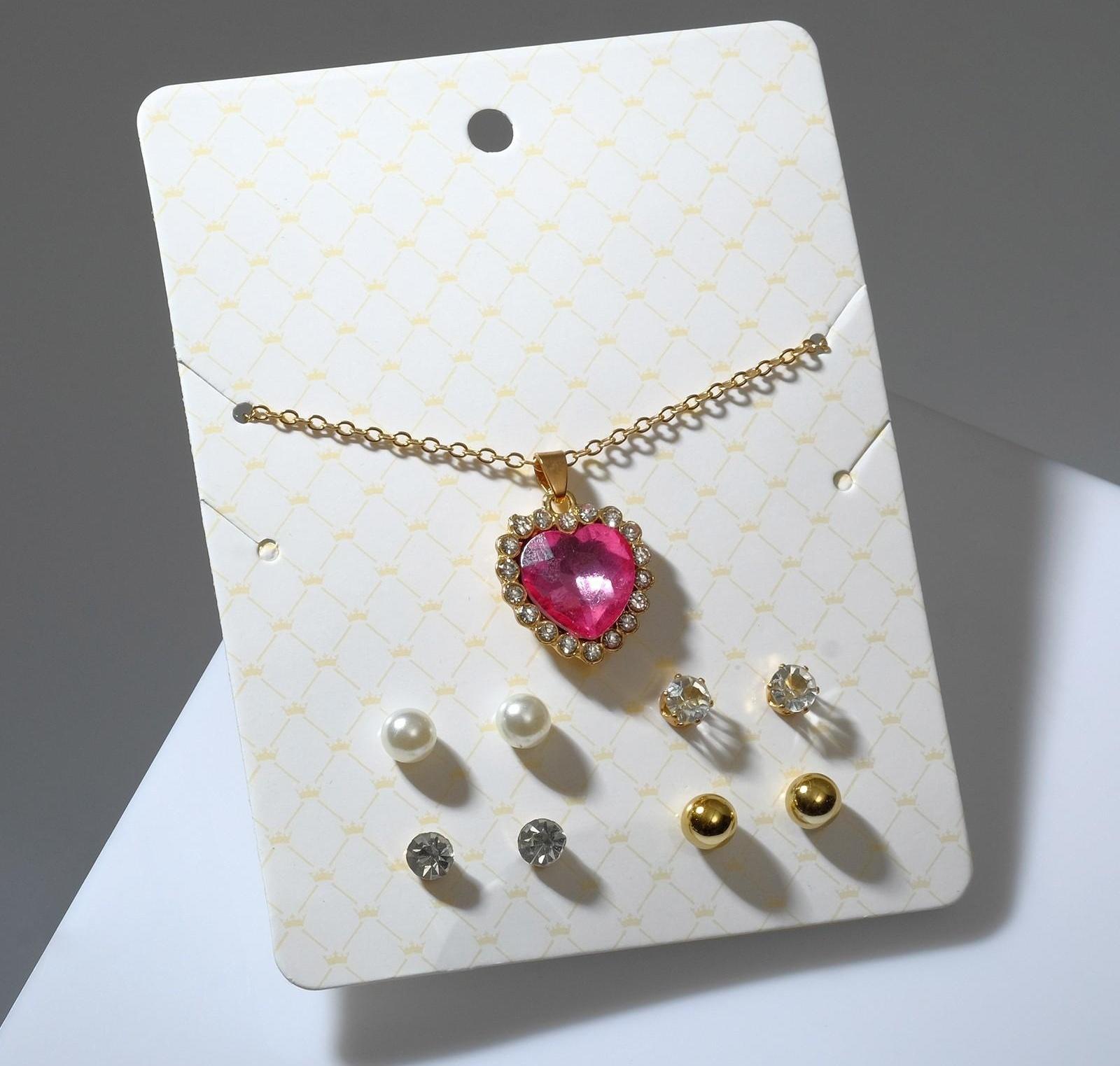 Гарнитур 5 предметов: 4 пары пуссет, кулон 