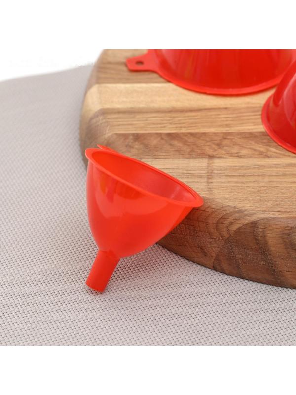 Набор воронок, 3 шт, 9×8 см, 8×7 см, 6,5×6,5 см, цвет МИКС