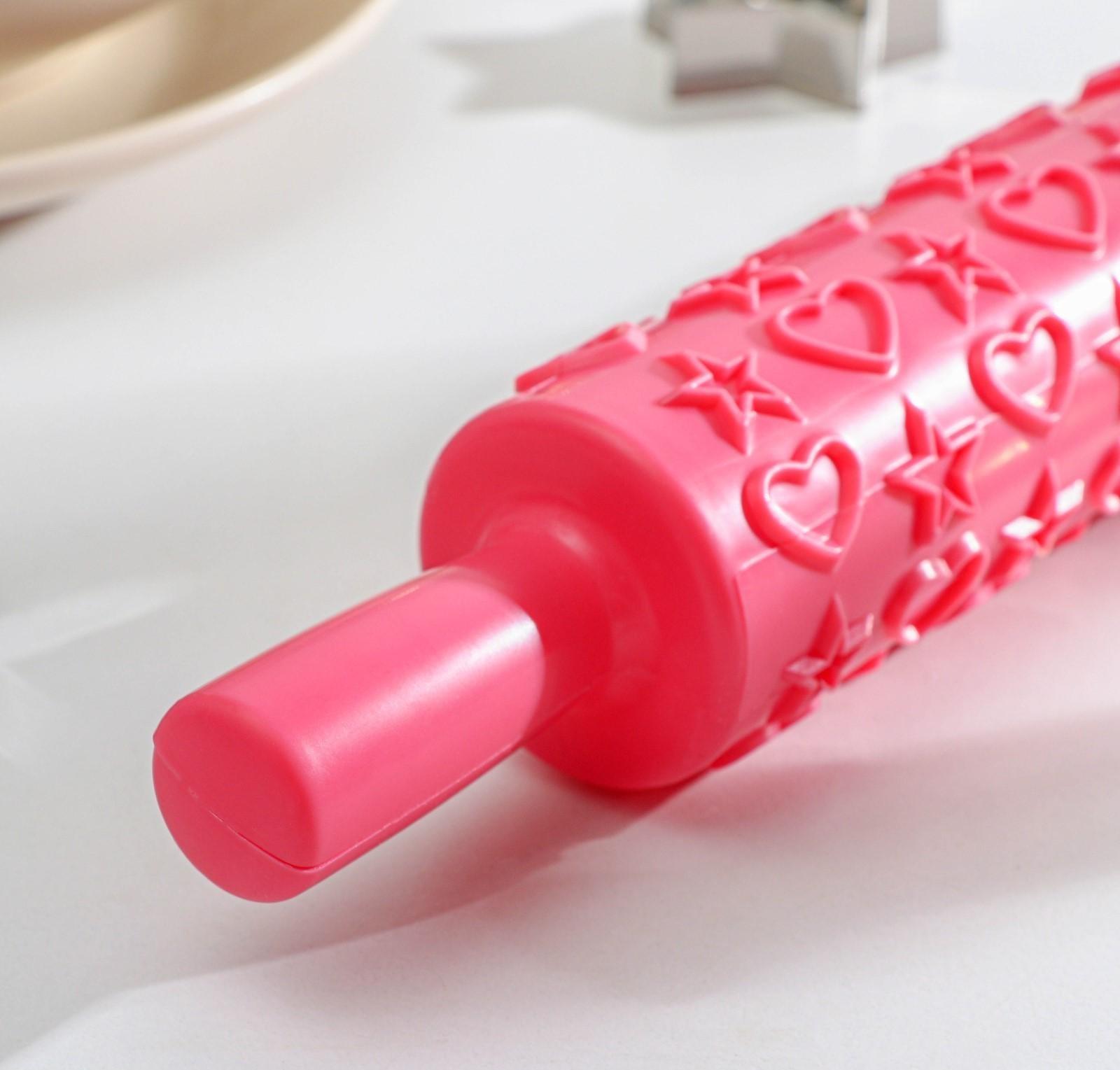 Скалка кондитерская «Сердца и звёзды», 37 см, фактурная, цвет МИКС