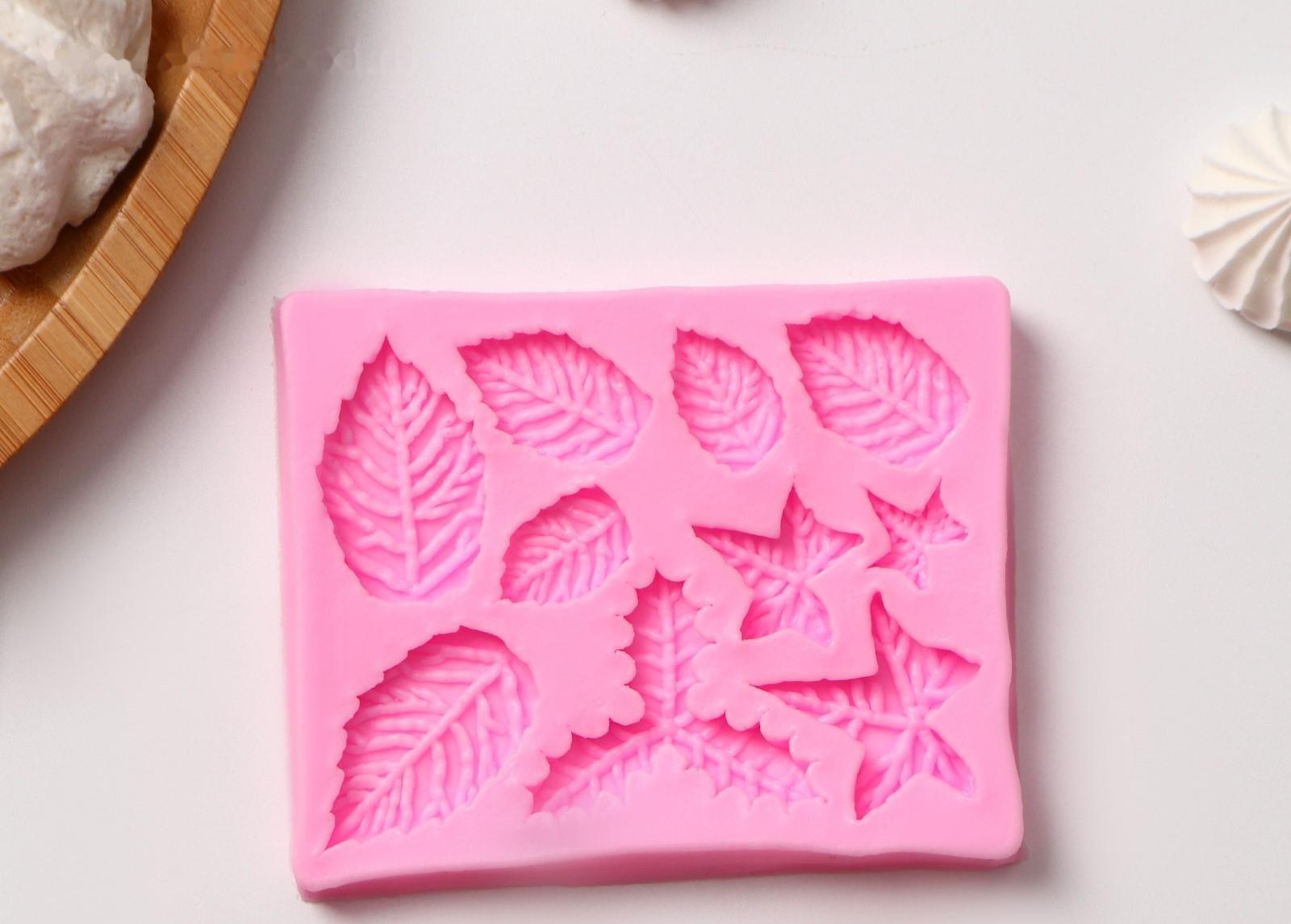 Молд «Листики», 9×7,2 см