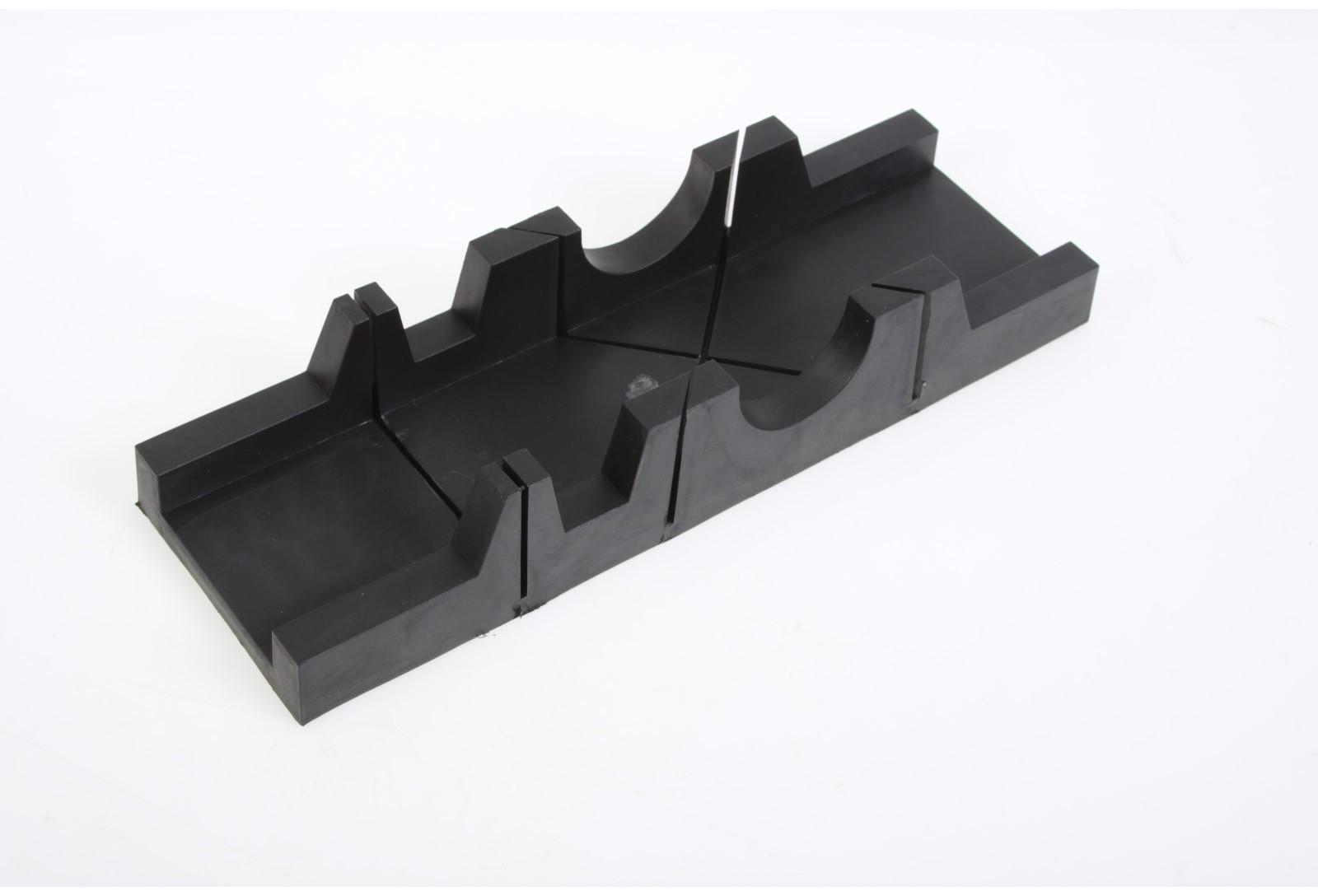 Стусло с ножовкой ТУНДРА, стусло 45 90 135° 300х65 мм, ножовка 300 мм