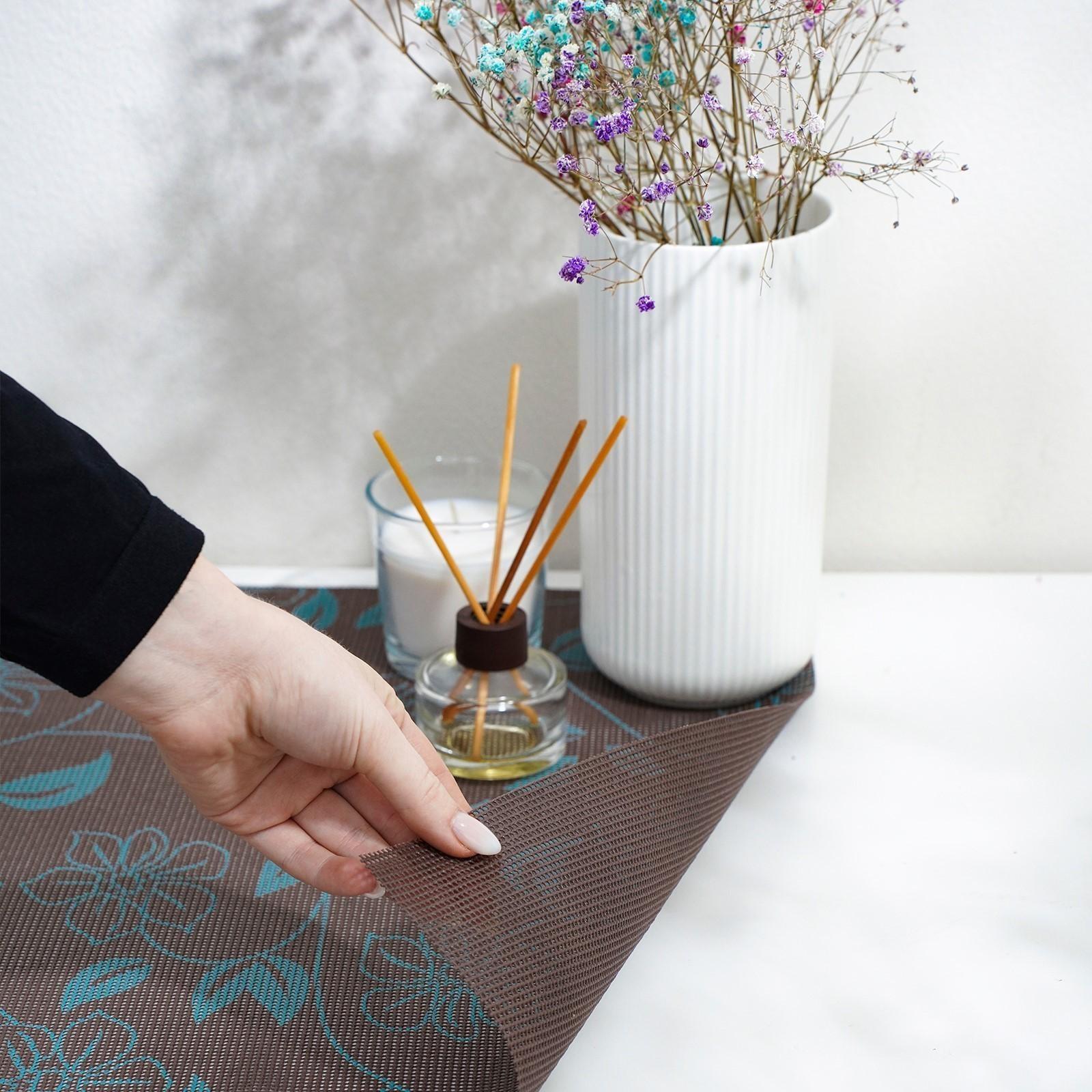 Коврик противоскользящий Доляна «Вьющиеся цветы», 45×100 см, цвет коричневый