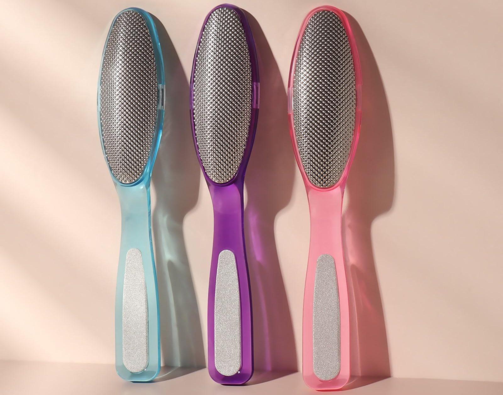 Тёрка для ног, металлическая, с пилкой на ручке, 17 см, цвет МИКС