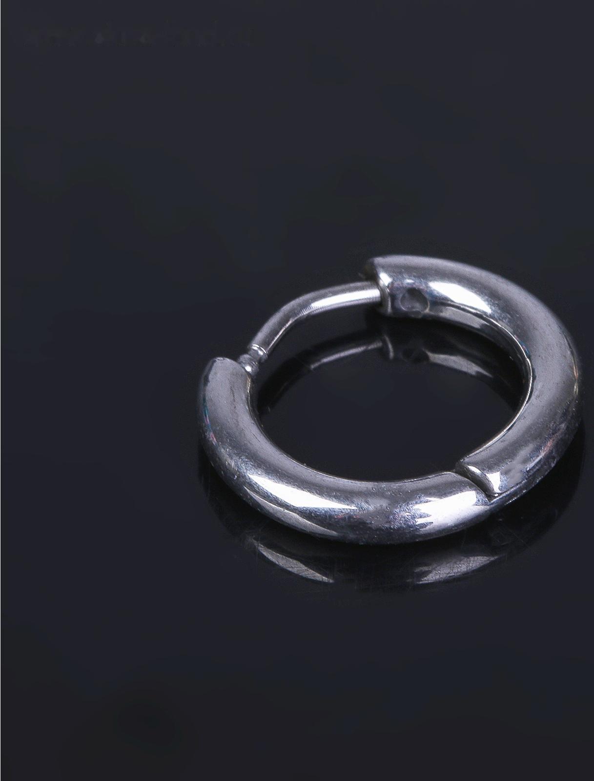 Пирсинг в ухо 