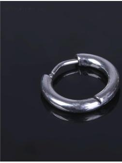 Пирсинг в ухо 