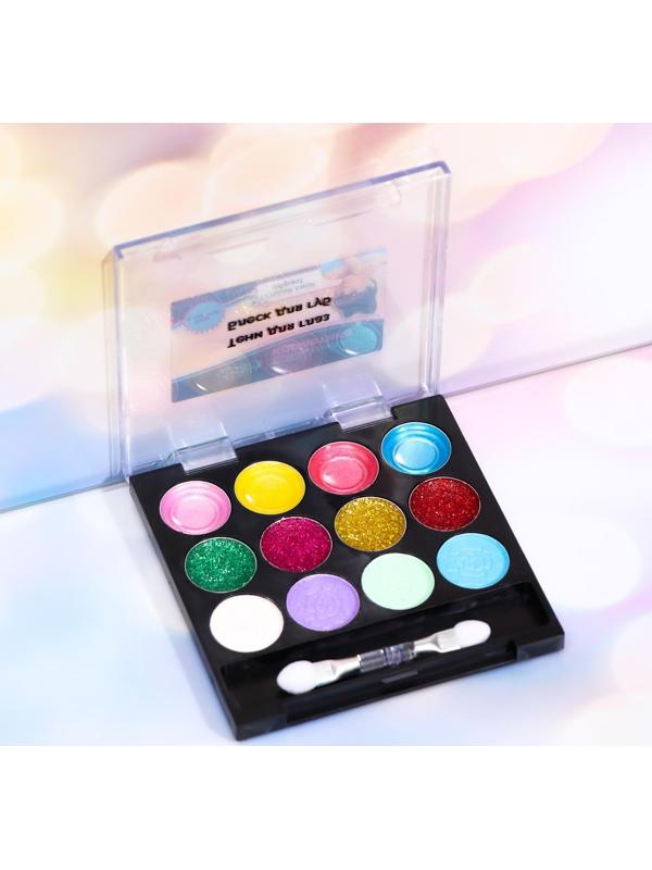 Набор косметики для девочки: тени, блеск, аппликатор