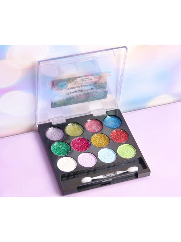 Набор косметики для девочки: тени, блеск, аппликатор