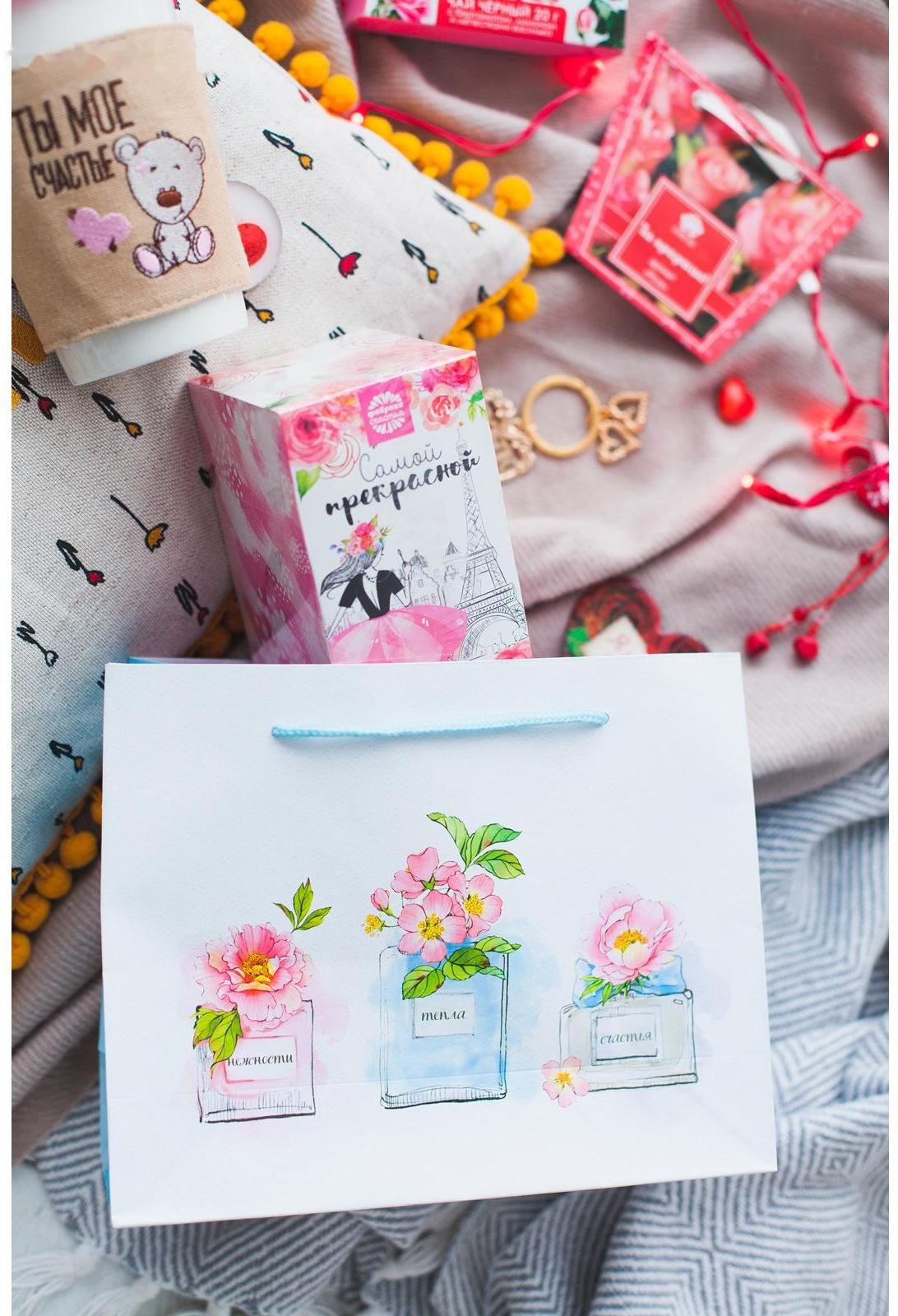 Пакет подарочный ламинированный «С пожеланиями...» 22 × 17.5 × 8 см