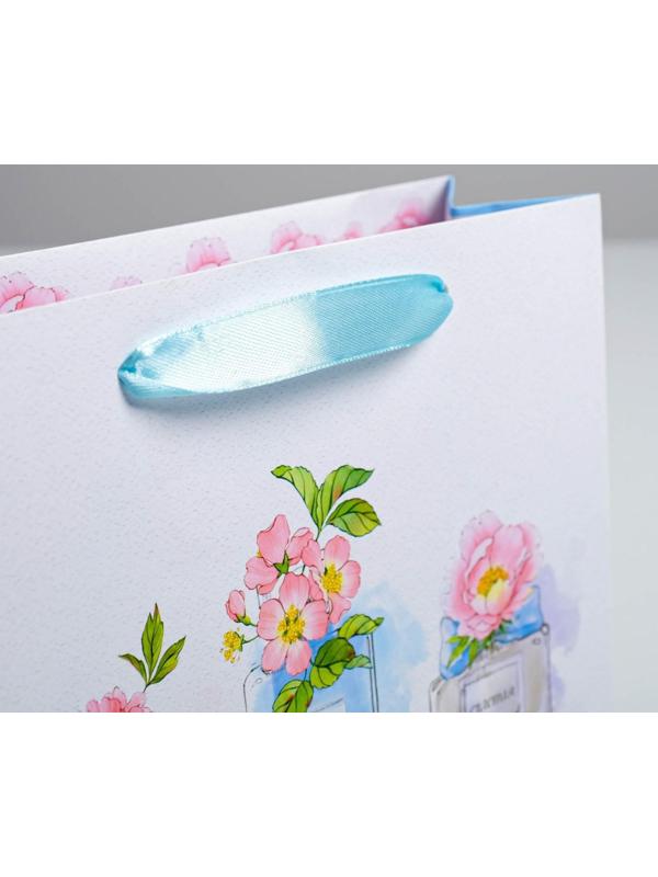 Пакет подарочный ламинированный «С пожеланиями...» 22 × 17.5 × 8 см