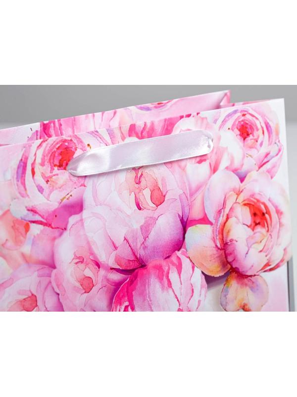 Пакет ламинированный горизонтальный «Счастье ждёт тебя» 22 × 17,5 × 8 см