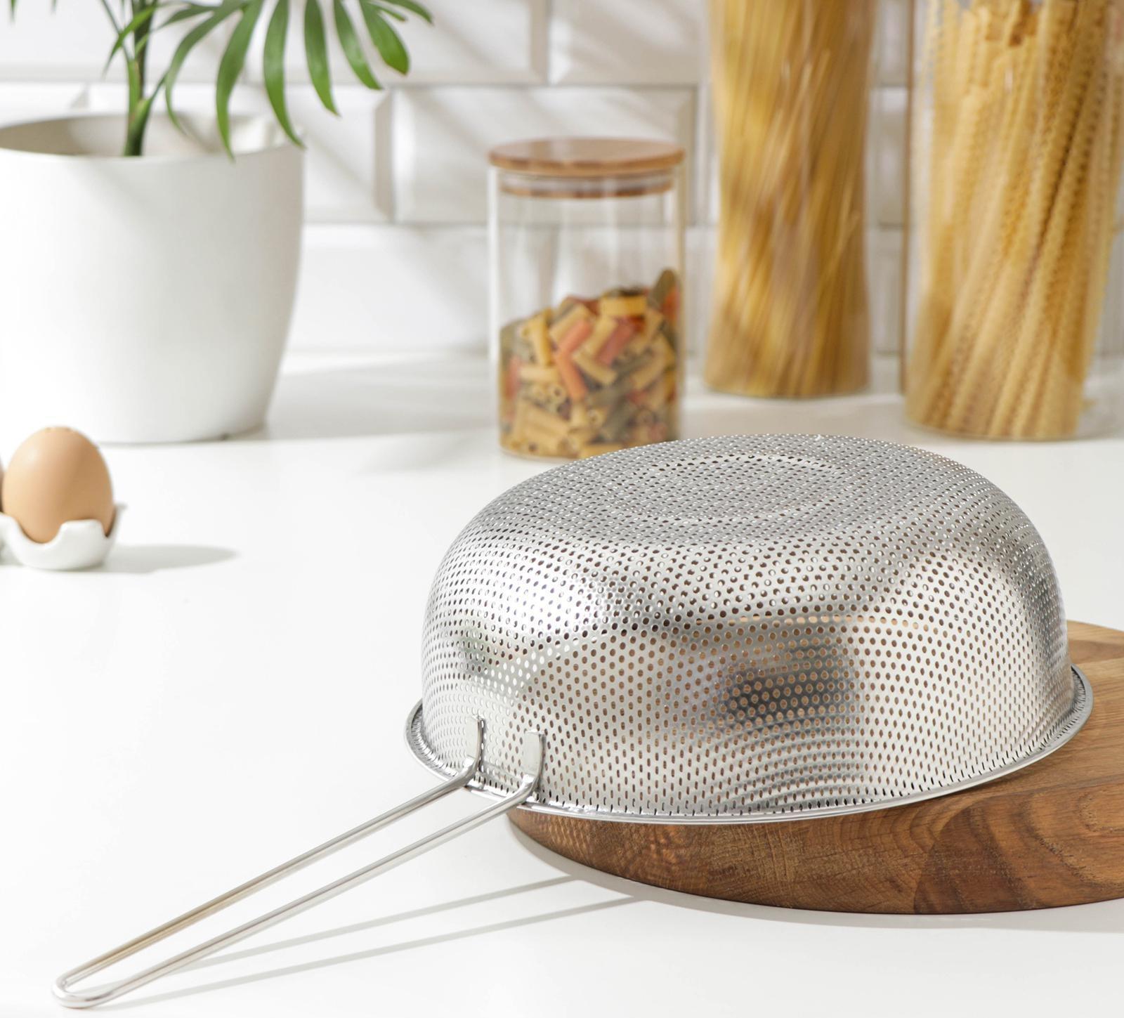 Дуршлаг из нержавеющей стали «Марко», d=25 см, длинная ручка, цвет хромированный