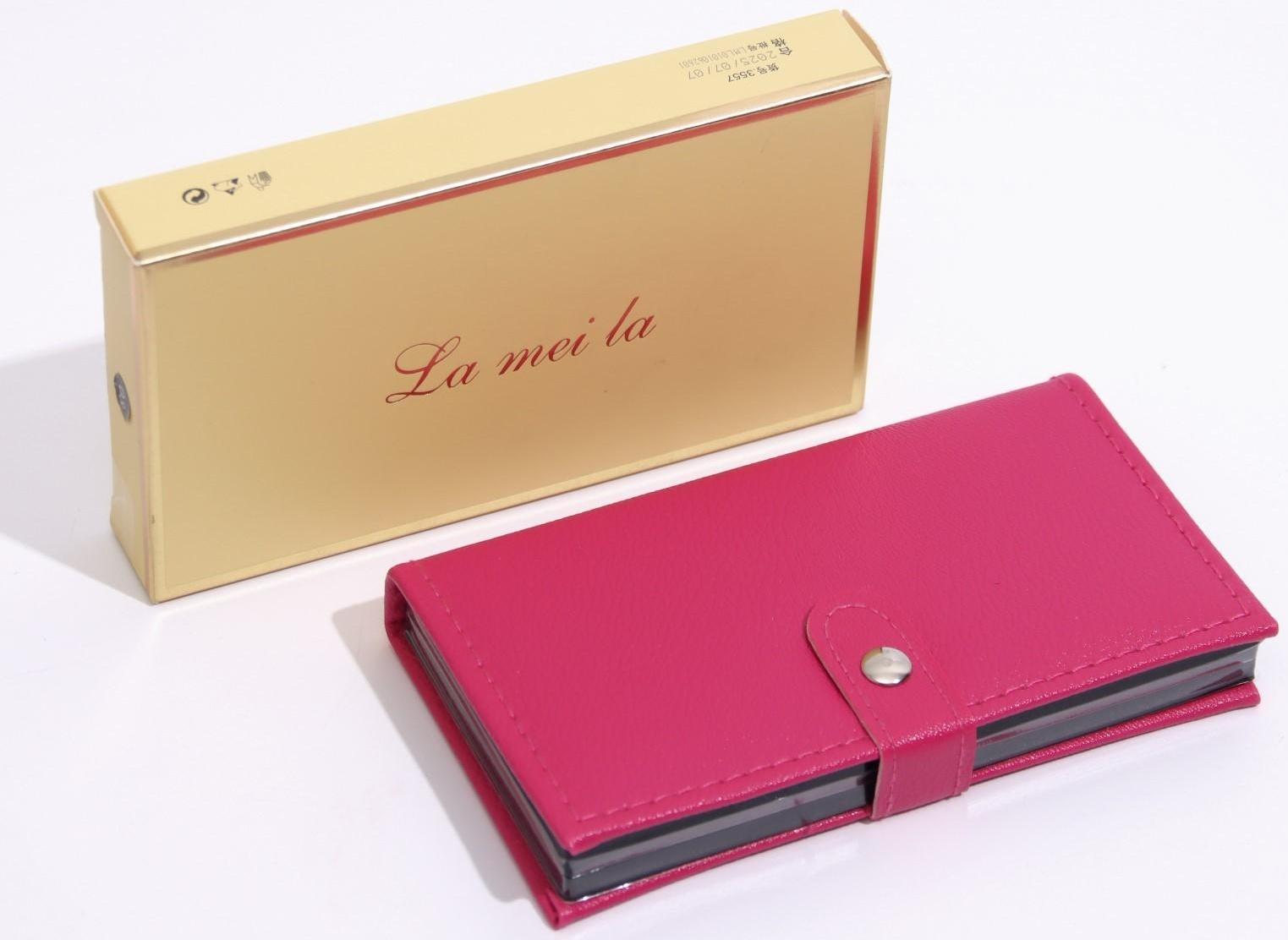 Набор декоративной косметики: тени для век, тени для бровей, блеск для губ, румяна, зеркало