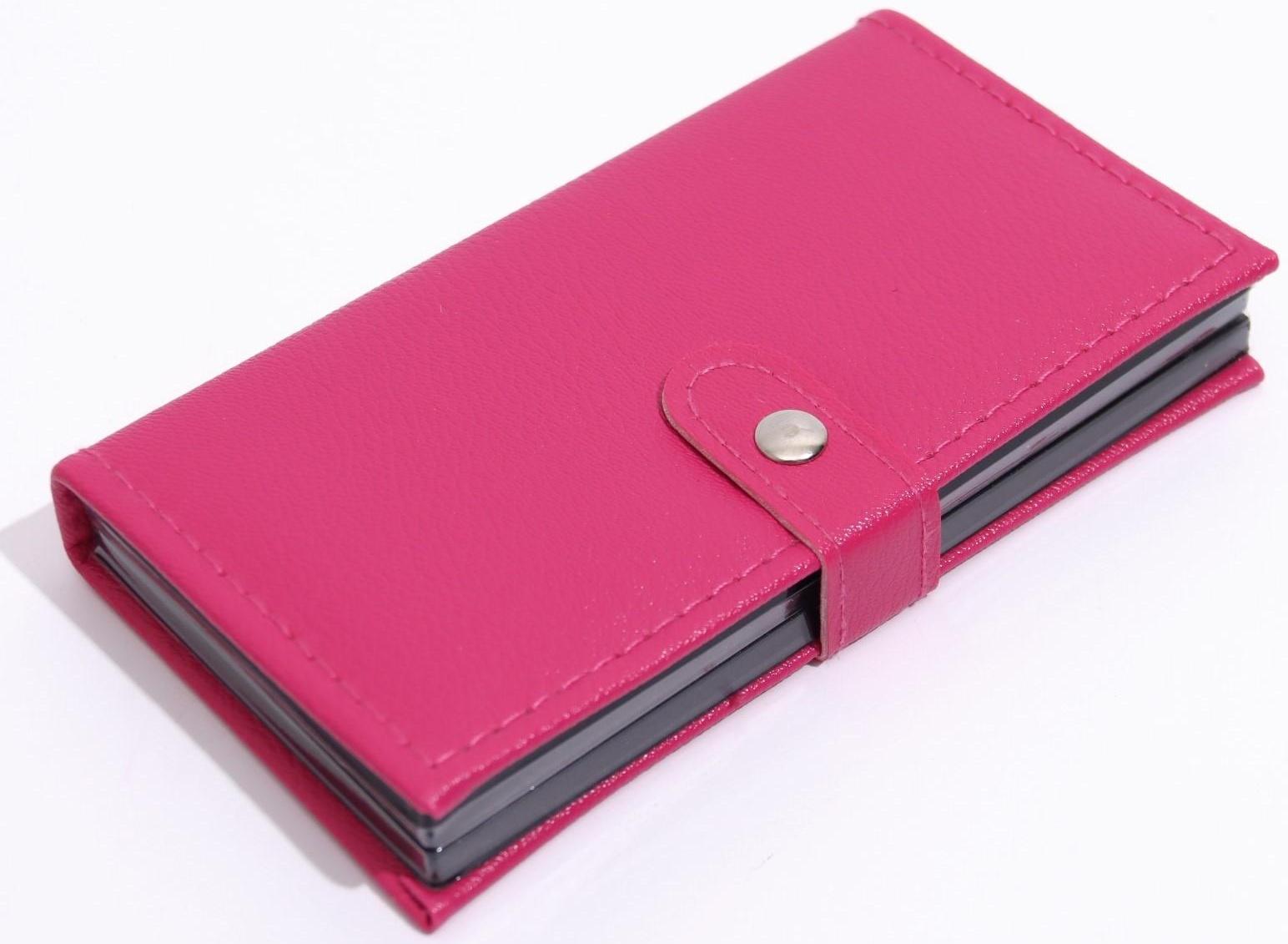 Набор декоративной косметики: тени для век, тени для бровей, блеск для губ, румяна, зеркало