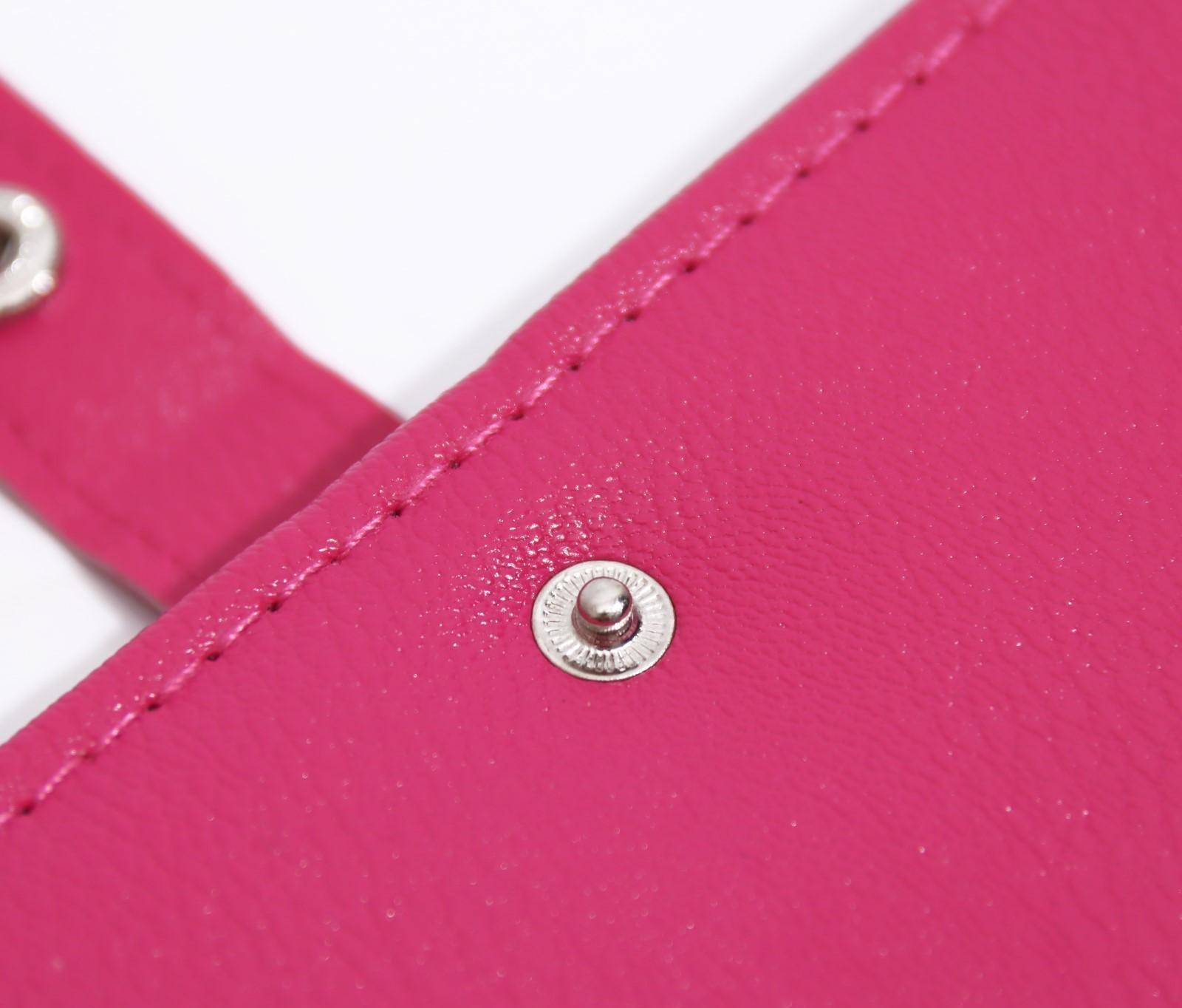 Набор декоративной косметики: тени для век, тени для бровей, блеск для губ, румяна, зеркало