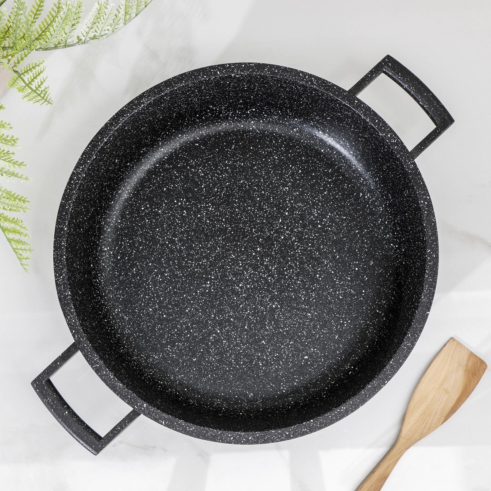 Сотейник Доляна, d=28 см, стеклянная крышка, литые ручки, антипригарное покрытие, цвет чёрный