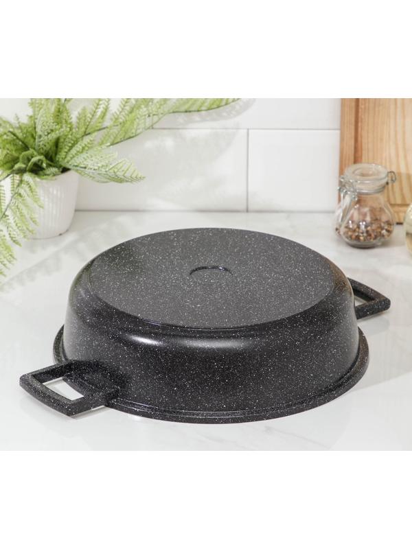 Сотейник Доляна, d=28 см, стеклянная крышка, литые ручки, антипригарное покрытие, цвет чёрный