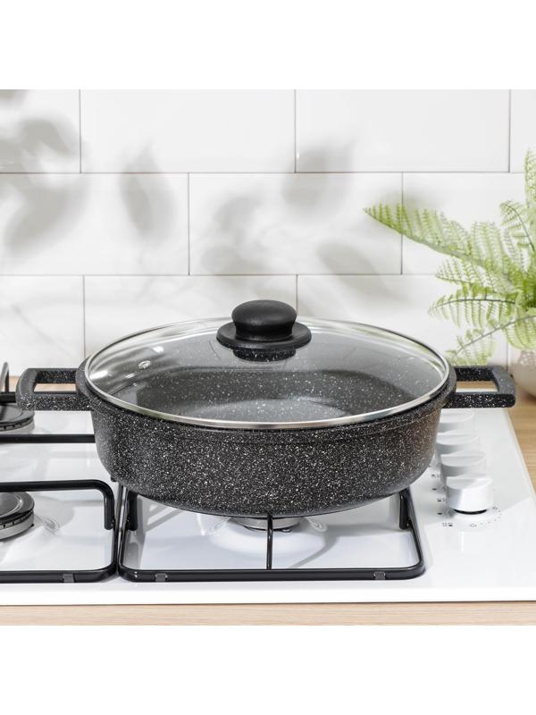 Сотейник Доляна, d=28 см, стеклянная крышка, литые ручки, антипригарное покрытие, цвет чёрный