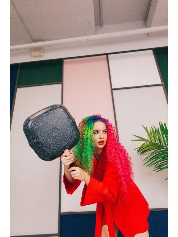 Сковорода-гриль квадратная Доляна, 26×26 см, антипригарное покрытие, цвет тёмный мрамор