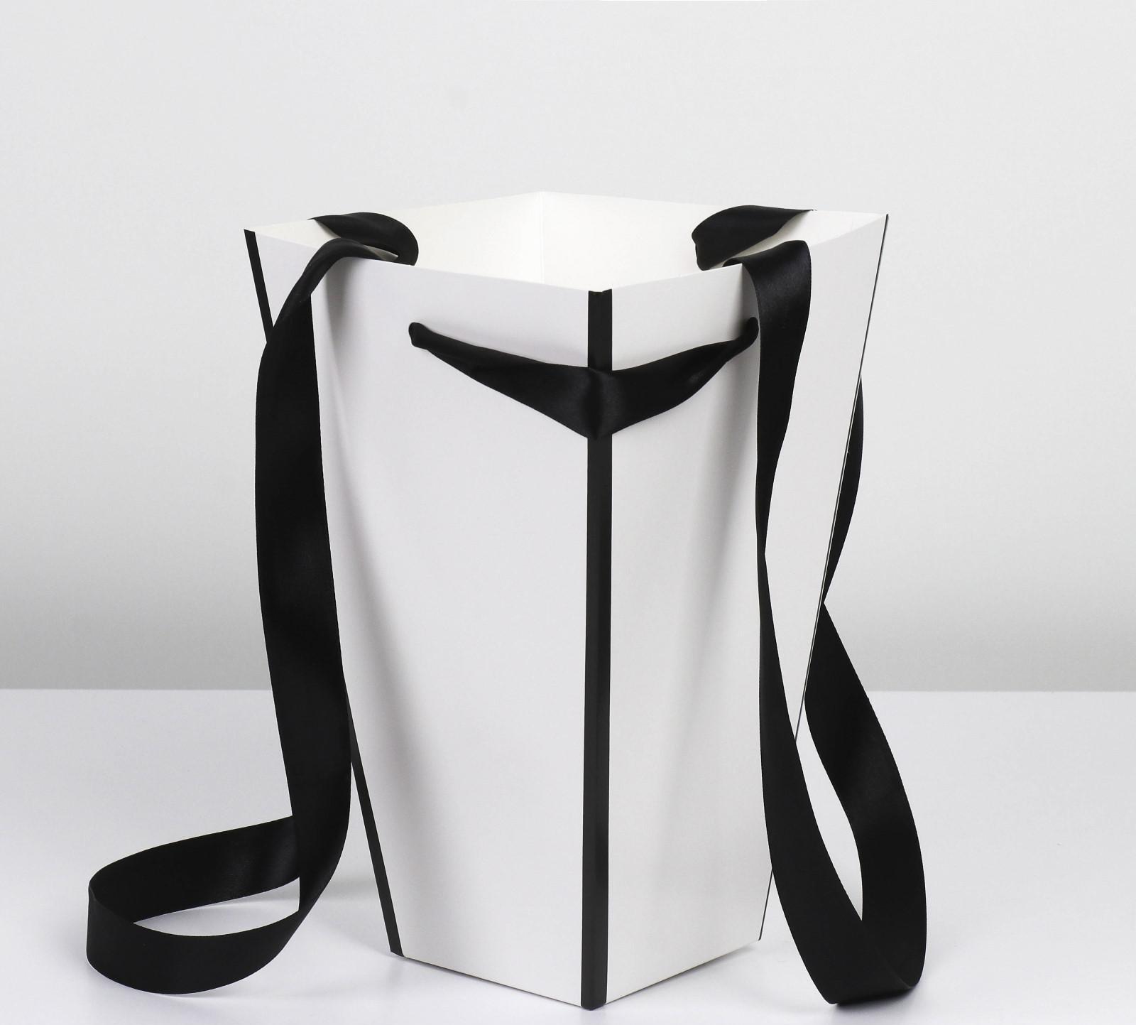 Коробка для цветов на лентах «Шанель», 17 х 25 х 9 см