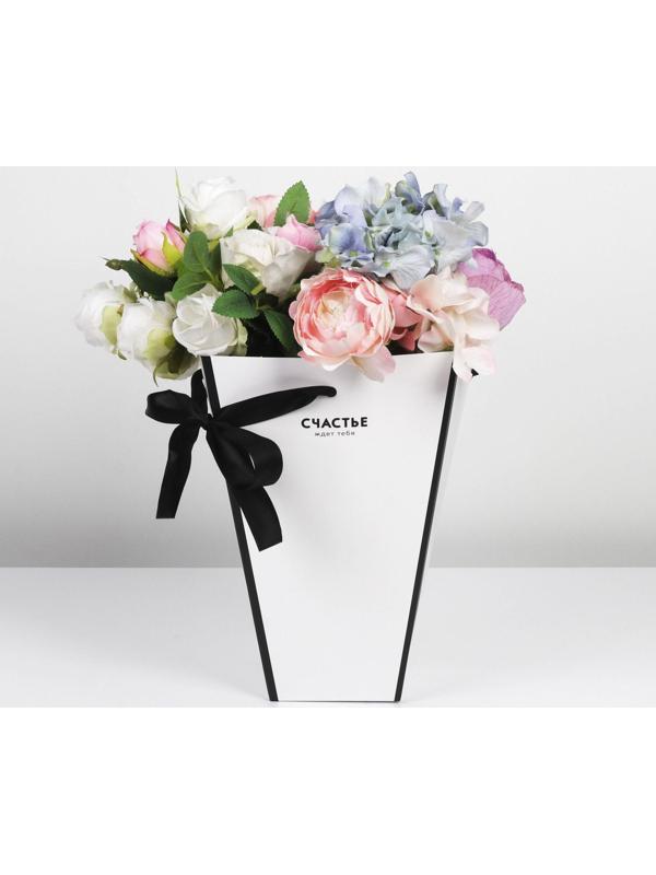 Коробка для цветов на лентах «Шанель», 17 х 25 х 9 см