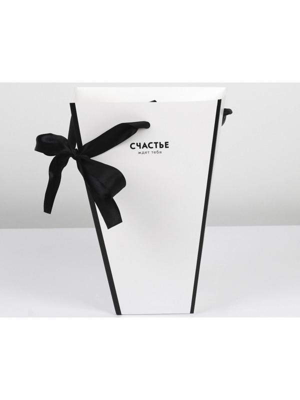 Коробка для цветов на лентах «Шанель», 17 х 25 х 9 см