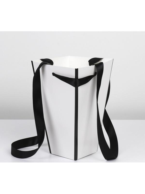 Коробка для цветов на лентах «Шанель», 17 х 25 х 9 см