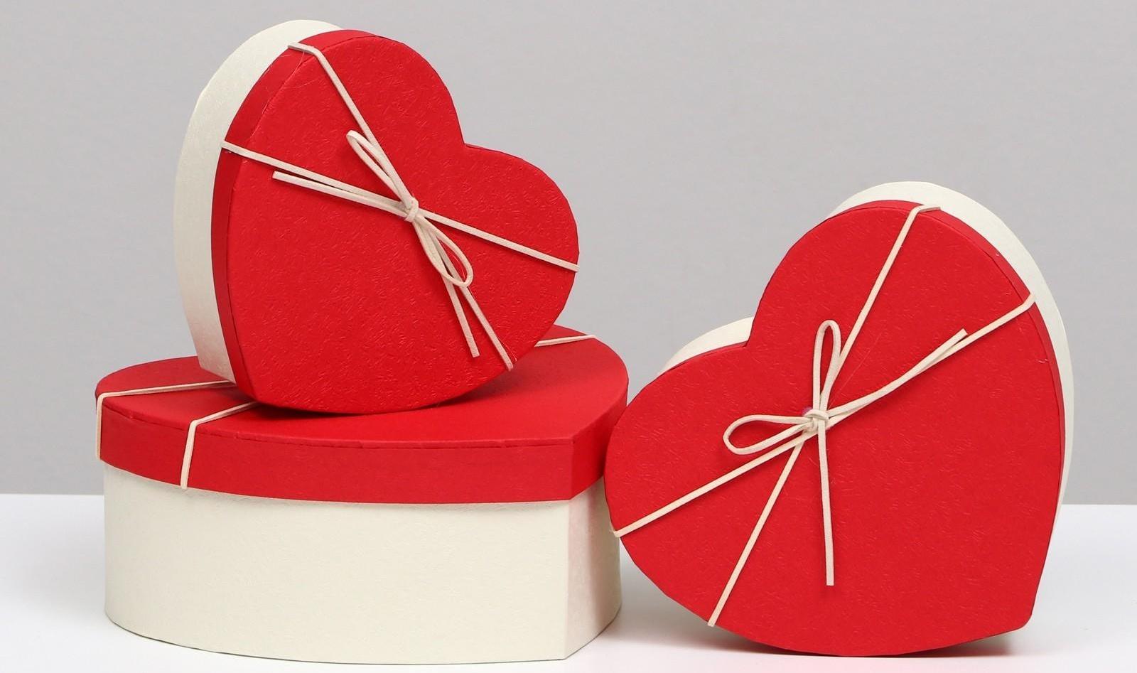 Набор коробок 3 в 1 сердца, белый-красный, 21 х 19 х 9 - 15.5 х 14 х 6 см
